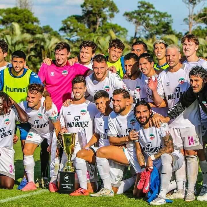 Miami United celebró el triunfo ante Fortaleza de Brasil como un evento histórico.