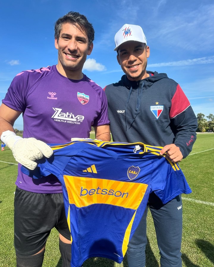 Pol Fernández, recién llegado a Fortaleza y con la camiseta de Boca, presente en el amistoso ante Miami United.