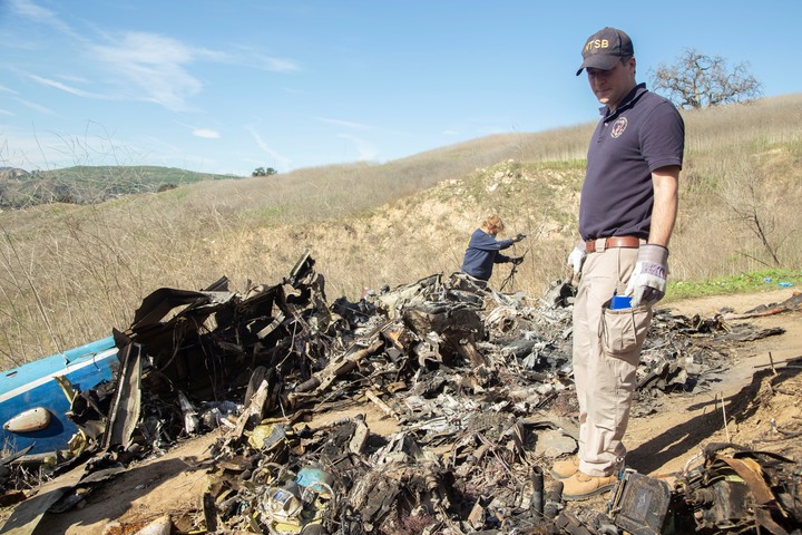 Los restos del helicóptero. Foto: AP