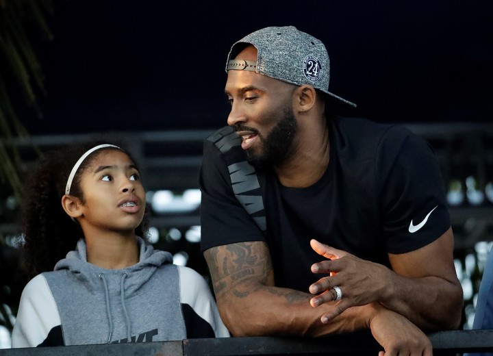 Kobe Bryant y Gianna. Foto: AP