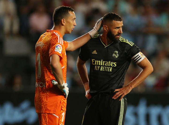 Marchesin, con Benzema, en España. REUTERS/Isabel Infantes