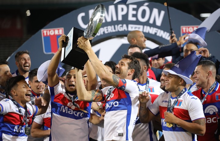 Tigre, el que gritó campeón y se fue a la B. Foto: EFE/ Nicolás Aguilera.