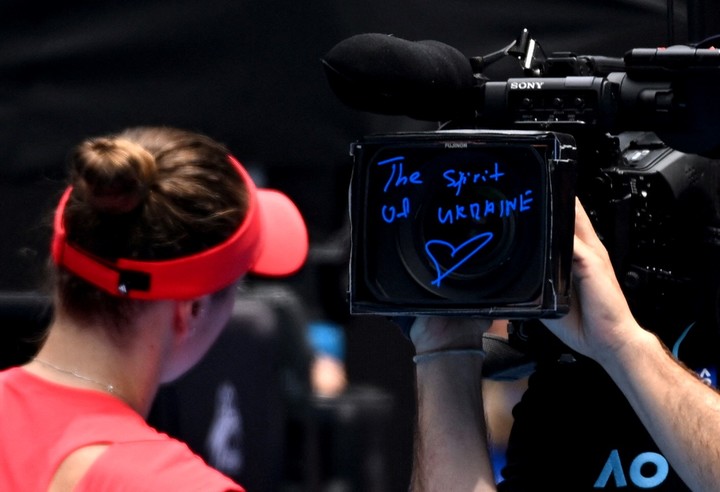 "El espíritu de Ucrania", escribió Elina Svitolina tras su victoria.
Foto Reuters