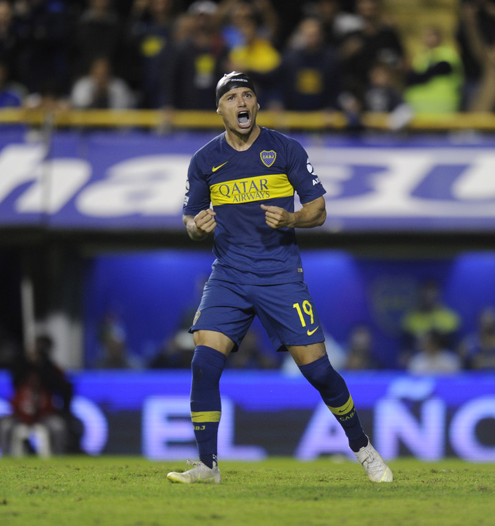 El eufórico grito de gol de Mauro Zárate a Vélez. (Juano Tesone)