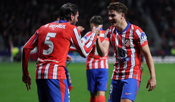 Tras su triunfo ante Bayer Leverkusen, Atlético de Madrid iniciará la última jornada de la fase de liga con buenas chances de meterse entre los ocho primeros. Foto: Isabel Infantes / Reuters.