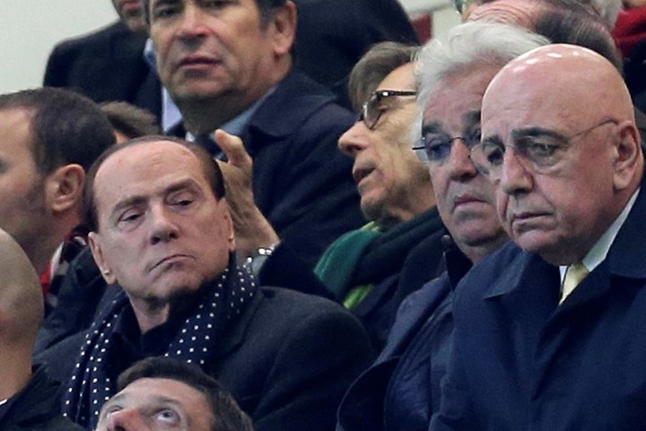 Briatore junto a Berusconi en el estadio del Milan. Foto AP