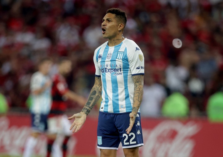 Paolo Guerrero, ex delantero de Racing. (REUTERS/Ricardo Moraes)