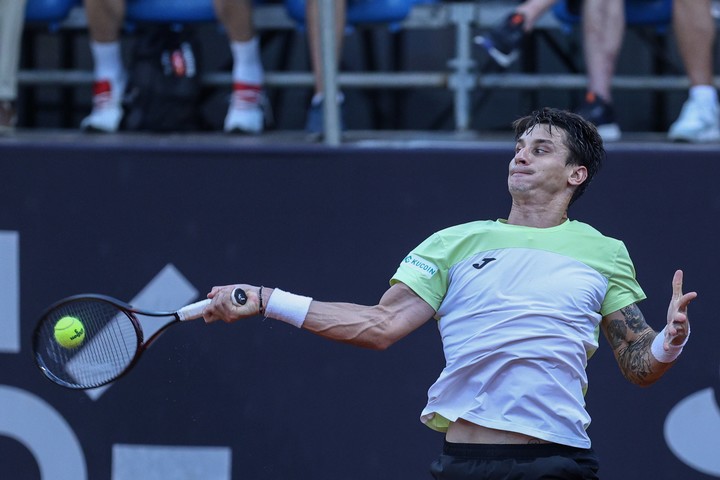 Camilo Ugo Carabelli, la otra gran sorpresa del ATP de Río. (Xinhua)