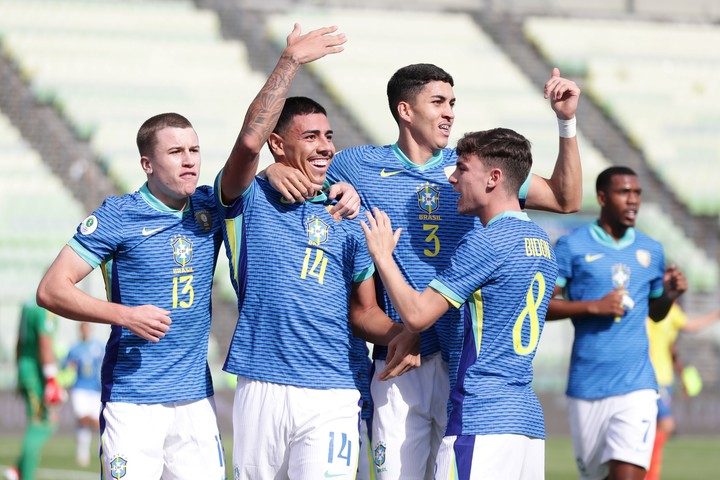 Brasil arrancó el torneo perdiendo 0-6 con Argentina pero se recuperó a tiempo. Foto: EFE/ Ronald Peña R.