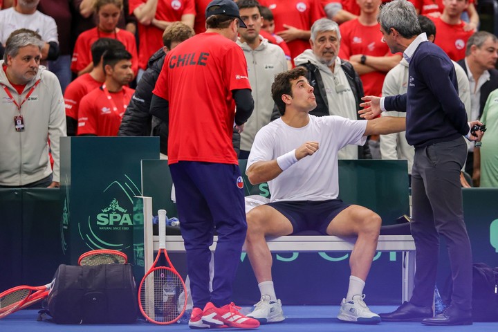 Garín discutió con Ramos y se negó a volver a volver a la cancha. Foto EFE/EPA/OLIVIER MATTHYS