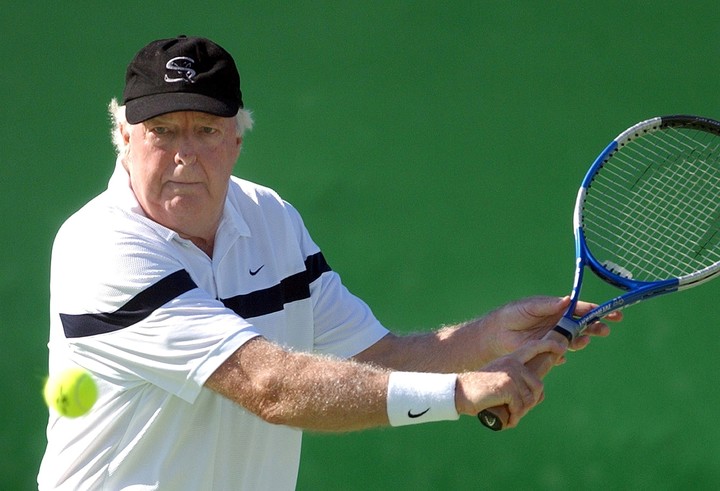 Fred Stolle jugó un torneo de leyendas en el Abierto de Australia en 2005. Foto: EFE/EPA/ELIZABETH HANNA AUSTRALIA AND NEW ZEALAND OUT