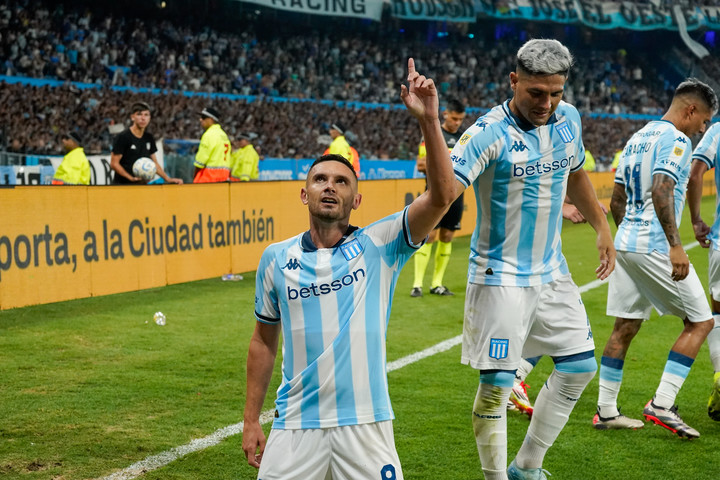 Juntos, se potencian: Maravilla y Salas, la dupla simbiótica de delanteros que tiene Racing.
Foto: Maxi Failla 