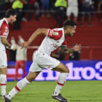 Huracán trepó a la cima y River se mancó otra vez