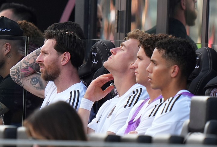 Messi no salió del banco en el partido de la MLS frente a Charlotte FC. 
Foto: AP Photo/Lynne Sladky