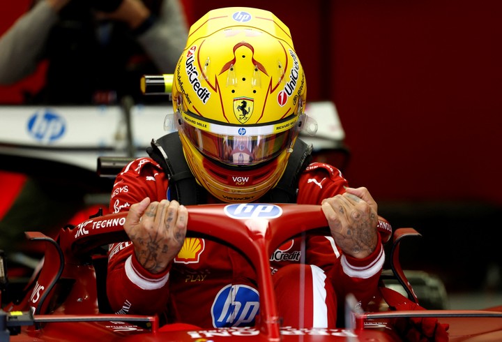 Hamilton durante las pruebas de pretemporada en Bahréin. Foto REUTERS/Hamad I Mohammed