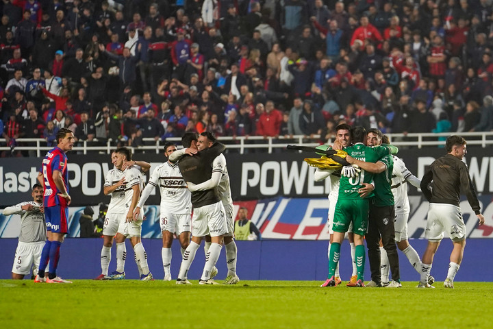 El último golpe: Platense eliminó en fila a Racing, River y San Lorenzo.
Foto: Maxi Failla