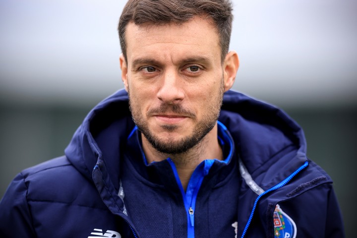 Martín Anselmi, el DT que se metió en la consideración mundial sin haber jugado al fútbol. Foto: EFE/EPA/JOSE COELHO.