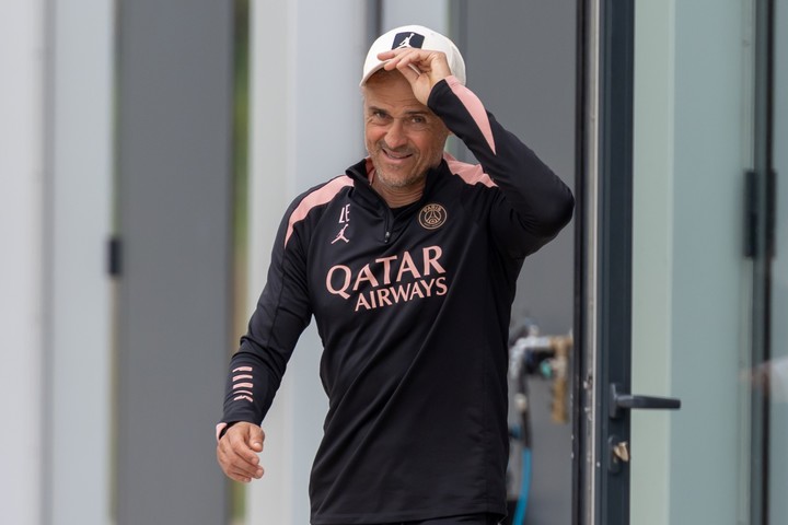 Luis Enrique, destinado a cosas grandes, buscará el Mundial de Clubes. Foto: EFE / EPA / CHRISTOPHE PETIT TESSON.