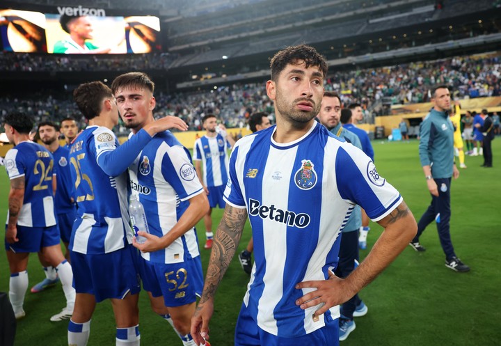 Porto empató en el debut ante Palmeiras y Alan destacó el partido del equipo brasileño.