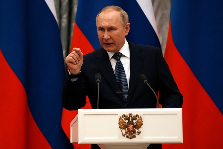 Coventry enfrentará la presión de Putin para reintegrar a Rusia al movimiento olímpico. Foto AP Photo/Thibault Camus