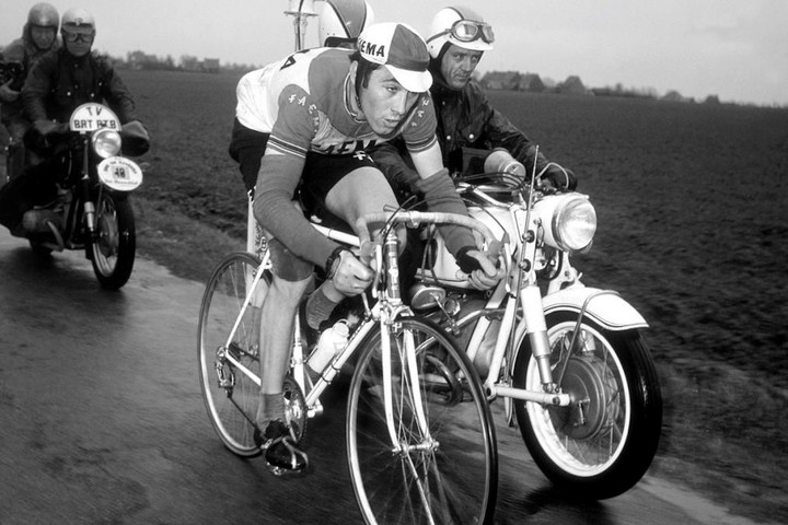 El belga Eddy Merckx, ganó 5 veces el Tour de Francia.